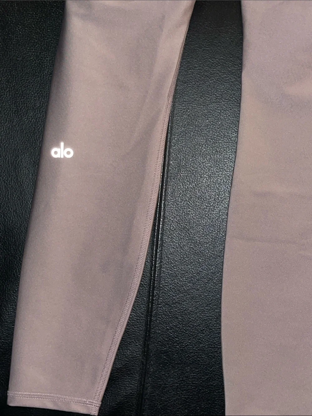 ALO Yoga Airlift 7/8 High-Rise Leggings Mushroom Size Small NWT‼️